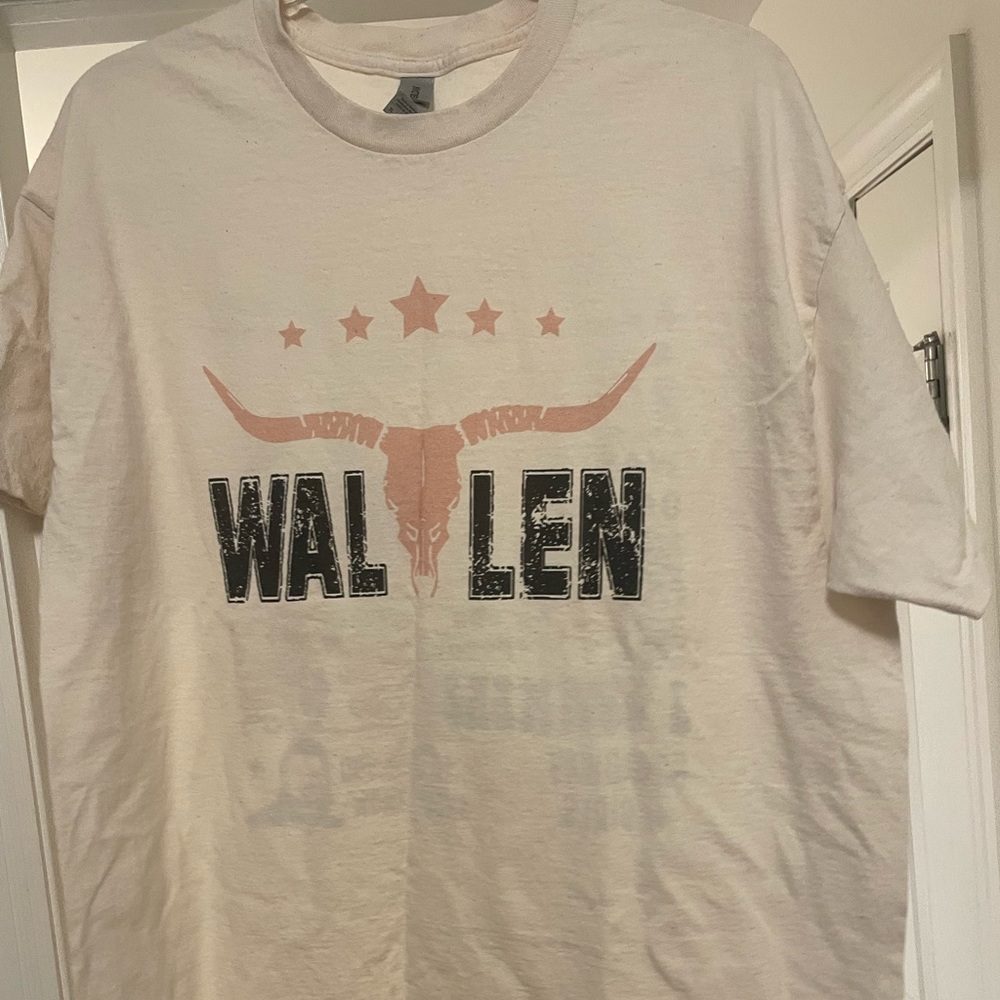 Brand NEW WO tags 🏷️ Morgan Wallen shirt
